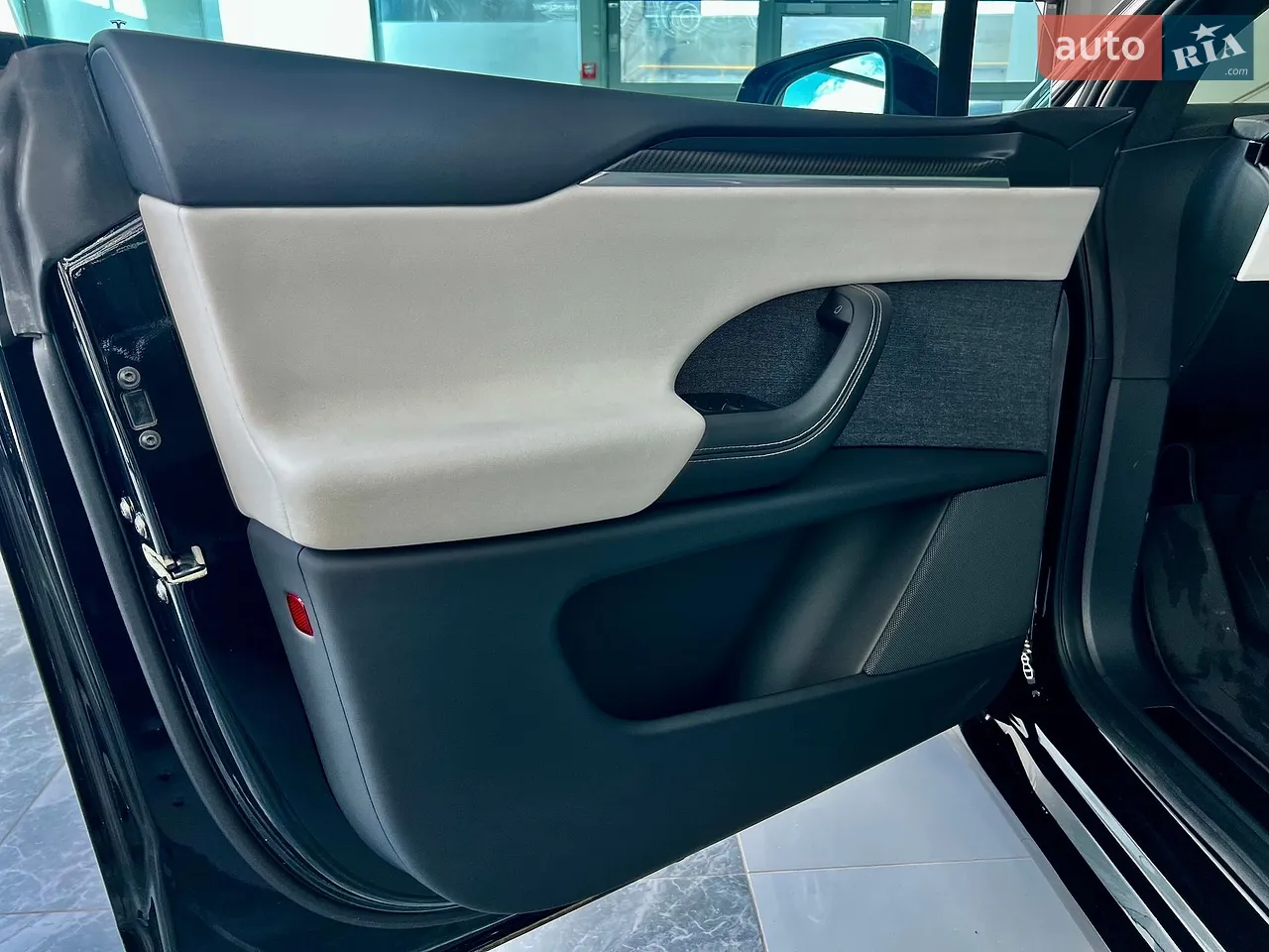 Tesla Model X, 2022 — 14