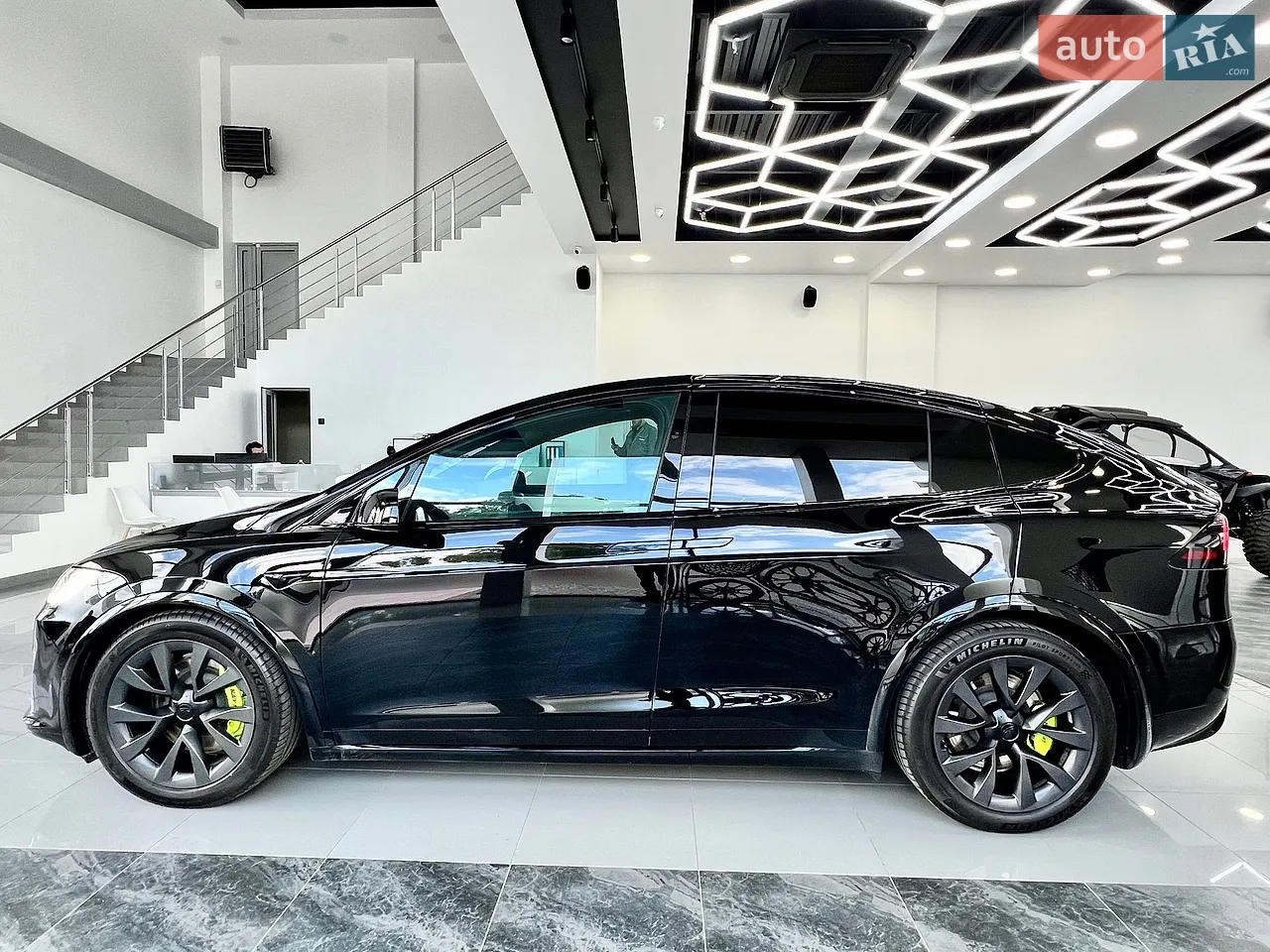 Tesla Model X, 2022 — 10